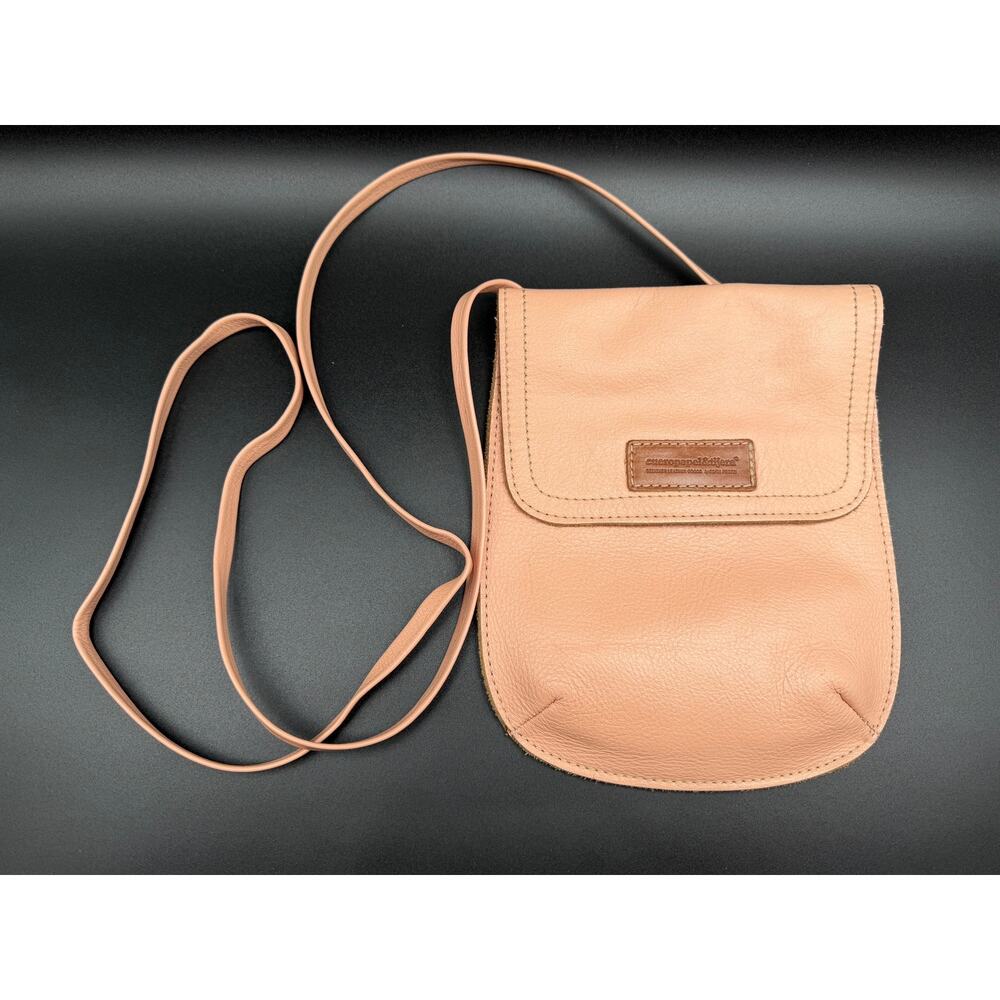 CueroPapel&Tijera Handmade Leather Crossbody Bag Blush Costa Rica Sofia Protti